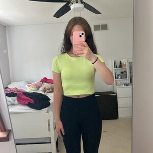 AERIE OFFLINE LIME GREEN WORKOUT TOP!!